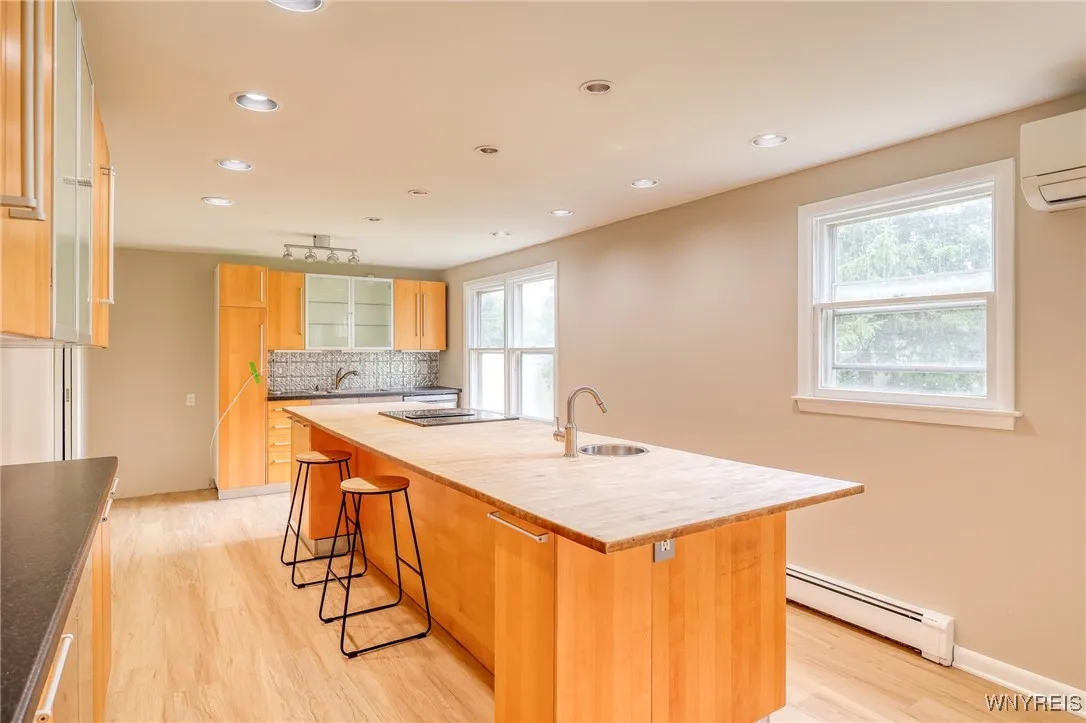 1946 Bedell Road, Grand Island, New York 14072, Grand Island, New York 14072, 3 Bedrooms Bedrooms, 7 Rooms Rooms,1 BathroomBathrooms,Residential,For Sale,1946 Bedell Road, Grand Island, New York 14072,B1621352