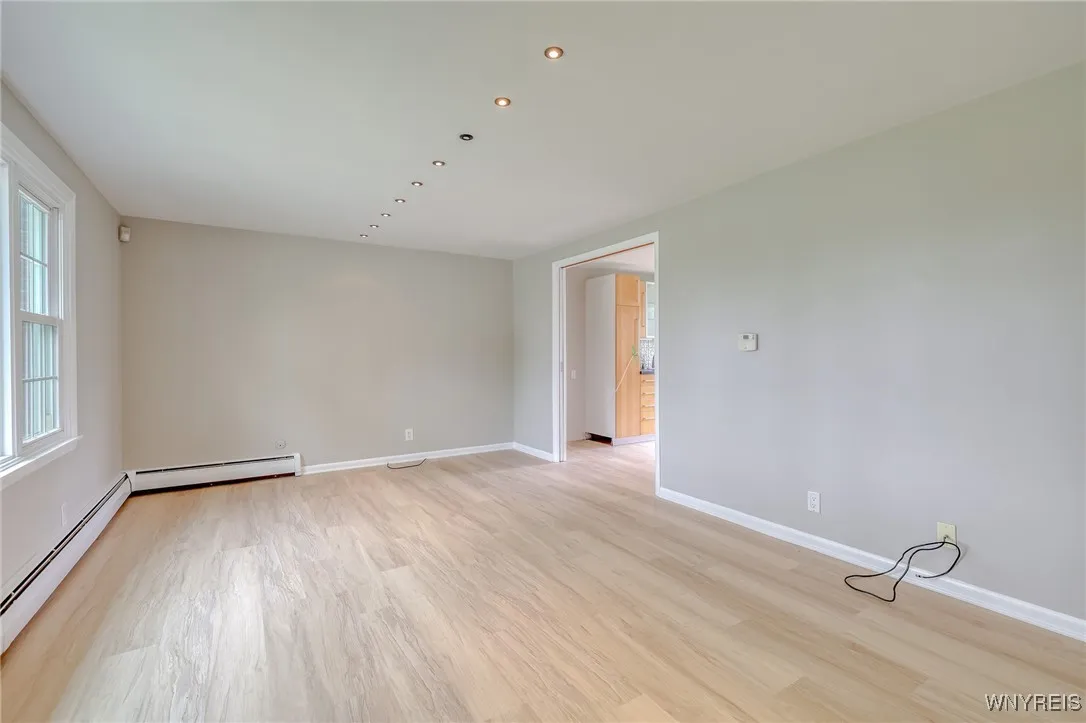 1946 Bedell Road, Grand Island, New York 14072, Grand Island, New York 14072, 3 Bedrooms Bedrooms, 7 Rooms Rooms,1 BathroomBathrooms,Residential,For Sale,1946 Bedell Road, Grand Island, New York 14072,B1621352