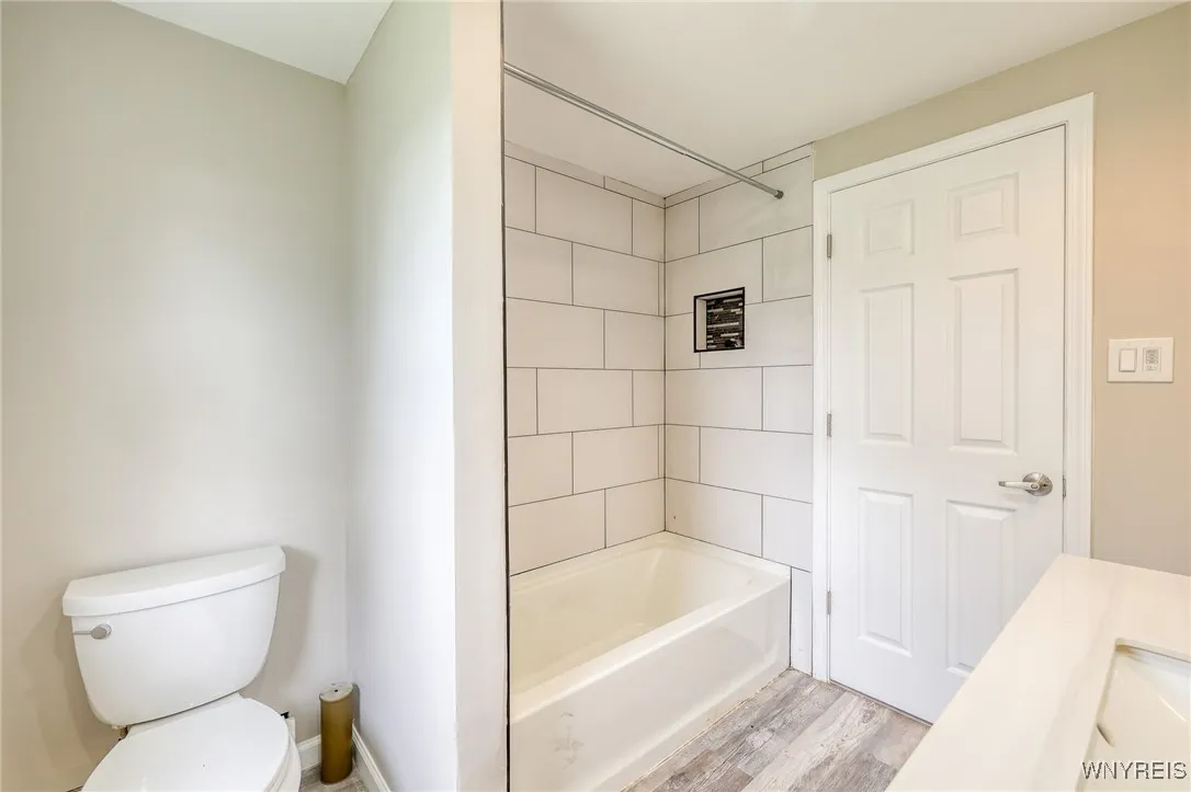 1946 Bedell Road, Grand Island, New York 14072, Grand Island, New York 14072, 3 Bedrooms Bedrooms, 7 Rooms Rooms,1 BathroomBathrooms,Residential,For Sale,1946 Bedell Road, Grand Island, New York 14072,B1621352