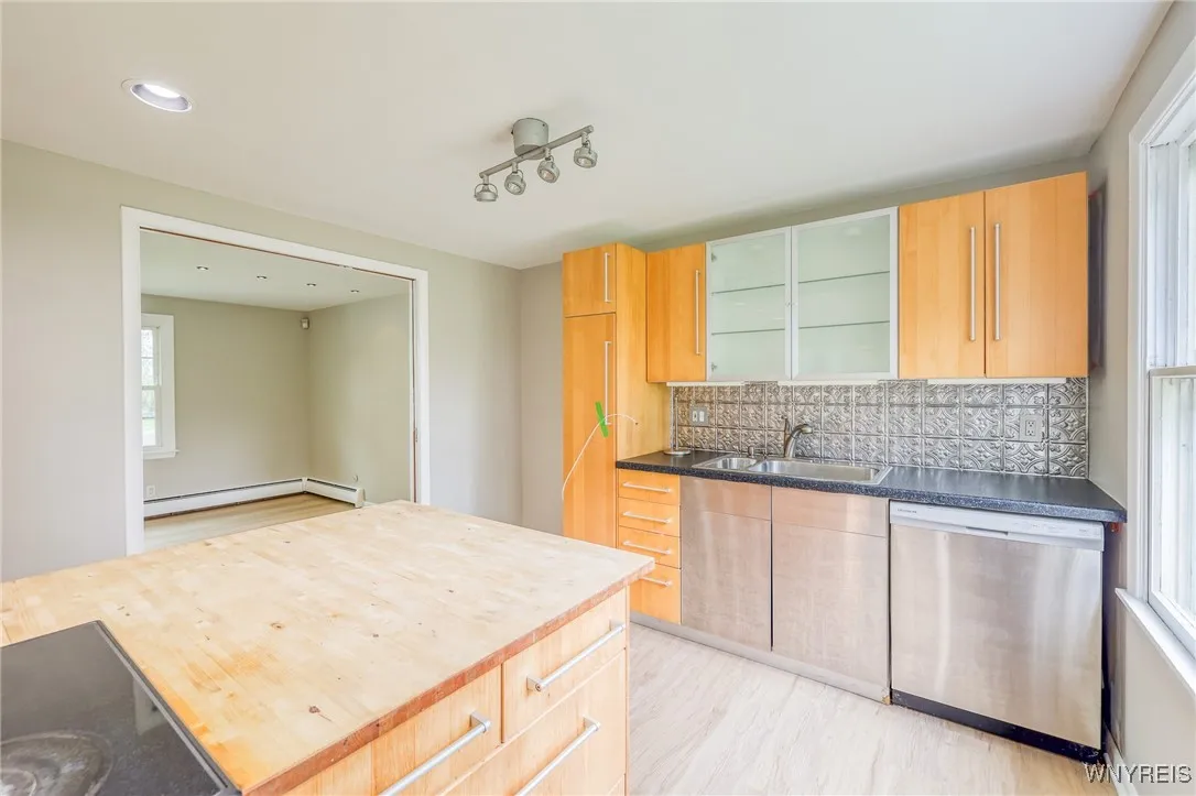 1946 Bedell Road, Grand Island, New York 14072, Grand Island, New York 14072, 3 Bedrooms Bedrooms, 7 Rooms Rooms,1 BathroomBathrooms,Residential,For Sale,1946 Bedell Road, Grand Island, New York 14072,B1621352