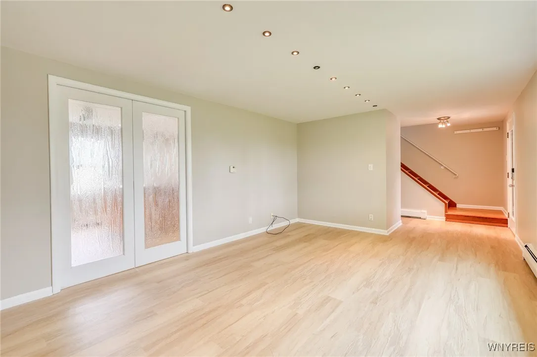 1946 Bedell Road, Grand Island, New York 14072, Grand Island, New York 14072, 3 Bedrooms Bedrooms, 7 Rooms Rooms,1 BathroomBathrooms,Residential,For Sale,1946 Bedell Road, Grand Island, New York 14072,B1621352