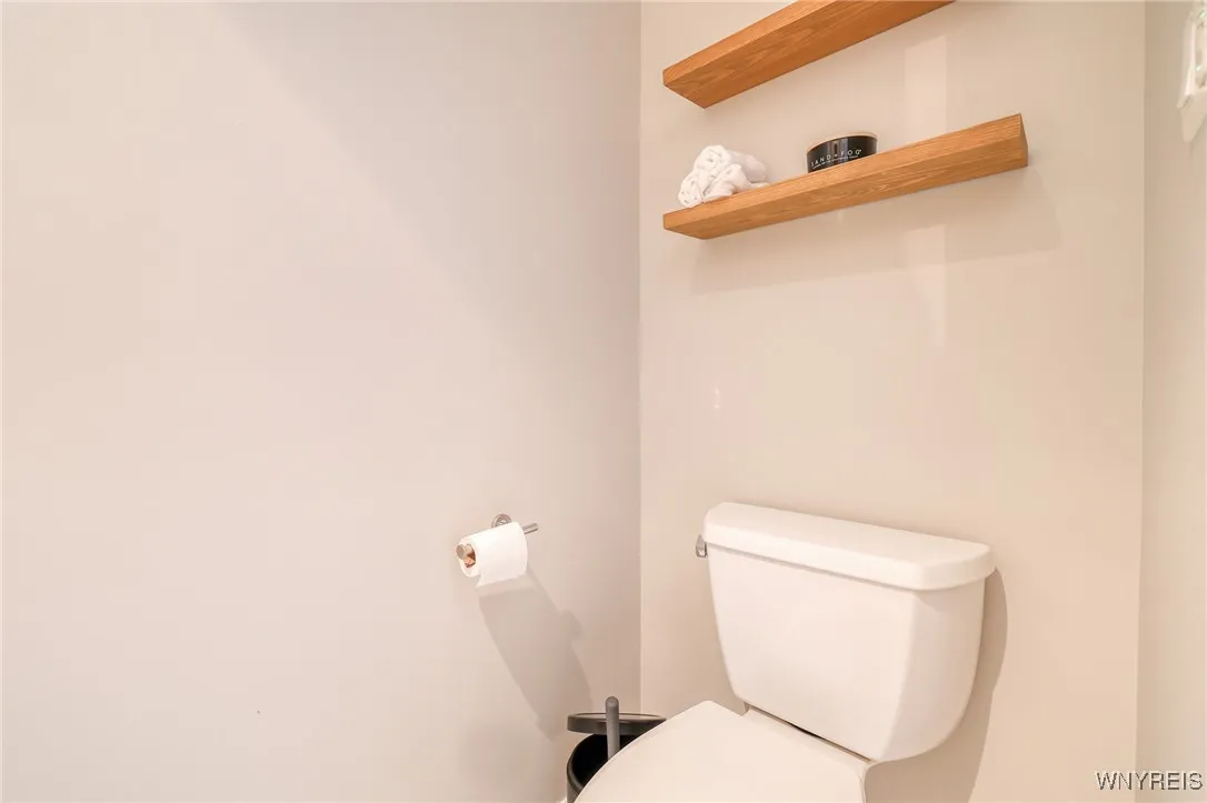 1946 Bedell Road, Grand Island, New York 14072, Grand Island, New York 14072, 3 Bedrooms Bedrooms, 7 Rooms Rooms,1 BathroomBathrooms,Residential,For Sale,1946 Bedell Road, Grand Island, New York 14072,B1621352