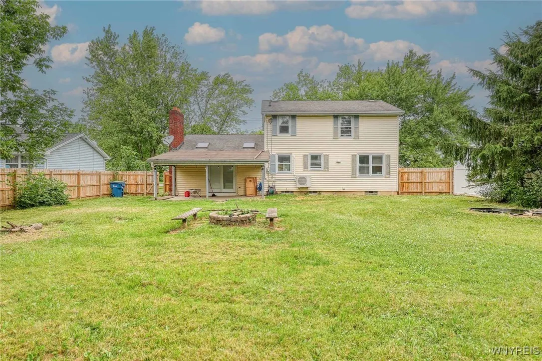 1946 Bedell Road, Grand Island, New York 14072, Grand Island, New York 14072, 3 Bedrooms Bedrooms, 7 Rooms Rooms,1 BathroomBathrooms,Residential,For Sale,1946 Bedell Road, Grand Island, New York 14072,B1621352