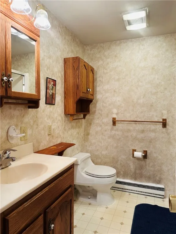 The second floor full bath.