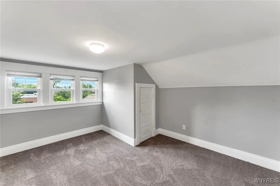 Upstairs bedroom 2.