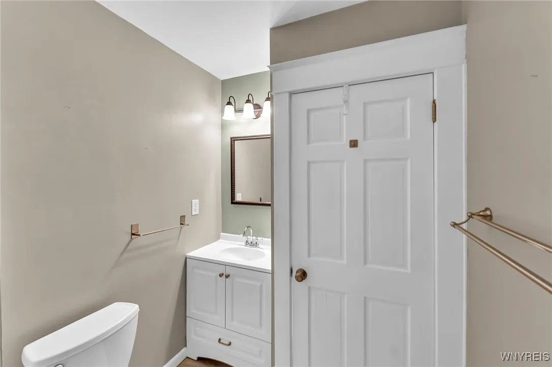 Full bath sink.