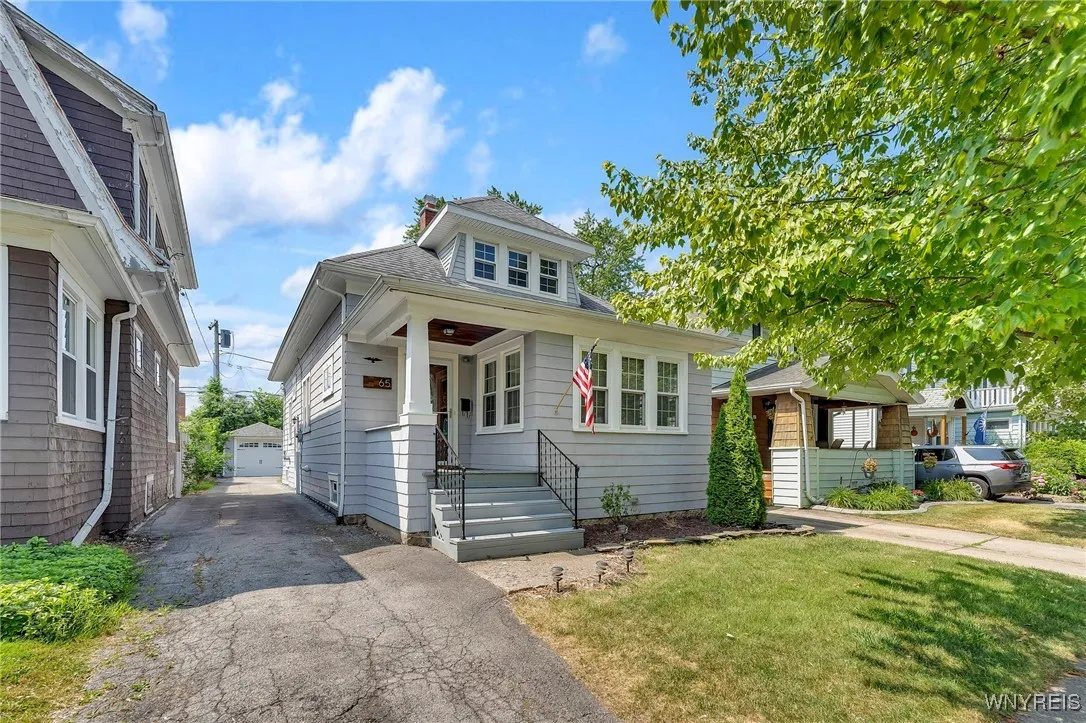 65 Nassau Avenue, Tonawanda, New York 14217, Tonawanda, New York 14217, 4 Bedrooms Bedrooms, 9 Rooms Rooms,1 BathroomBathrooms,Residential,For Sale,65 Nassau Avenue, Tonawanda, New York 14217,B1621653