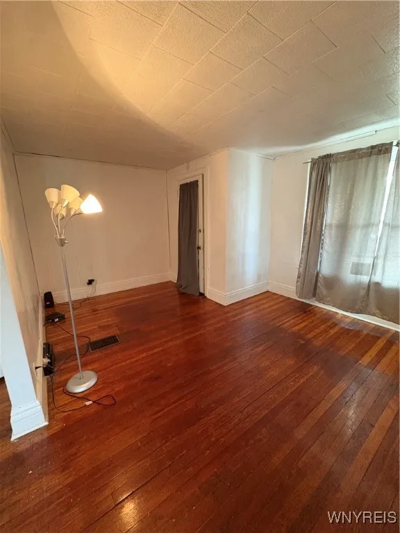 310 East Delavan Avenue N, Buffalo, New York 14208, Buffalo, New York 14208, 3 Bedrooms Bedrooms, 7 Rooms Rooms,1 BathroomBathrooms,Residential Lease,For Rent,310 East Delavan Avenue N, Buffalo, New York 14208,B1621866