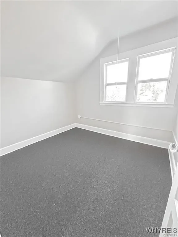 527 24th Street 533, Niagara Falls, New York 14301, Niagara Falls, New York 14301, 2 Bedrooms Bedrooms, 5 Rooms Rooms,1 BathroomBathrooms,Residential Lease,For Rent,527 24th Street 533, Niagara Falls, New York 14301,B1621740