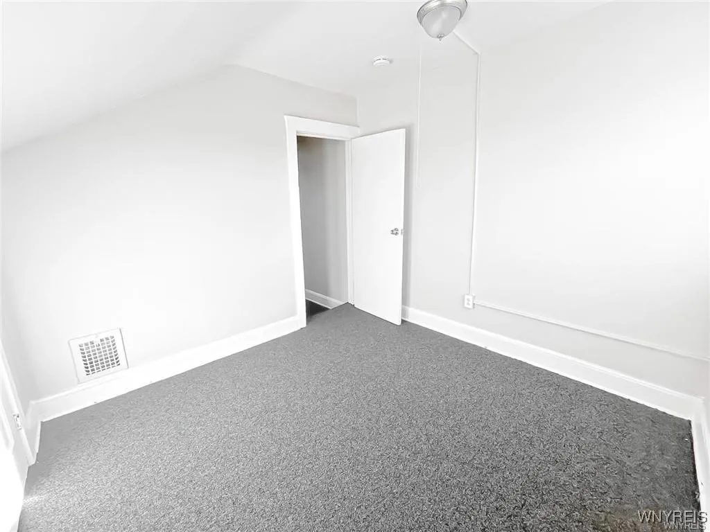 527 24th Street 533, Niagara Falls, New York 14301, Niagara Falls, New York 14301, 2 Bedrooms Bedrooms, 5 Rooms Rooms,1 BathroomBathrooms,Residential Lease,For Rent,527 24th Street 533, Niagara Falls, New York 14301,B1621740
