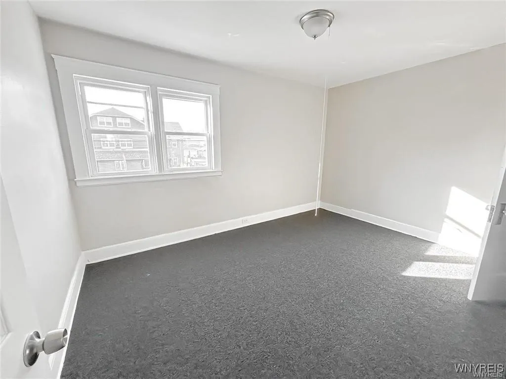 527 24th Street 533, Niagara Falls, New York 14301, Niagara Falls, New York 14301, 2 Bedrooms Bedrooms, 5 Rooms Rooms,1 BathroomBathrooms,Residential Lease,For Rent,527 24th Street 533, Niagara Falls, New York 14301,B1621740