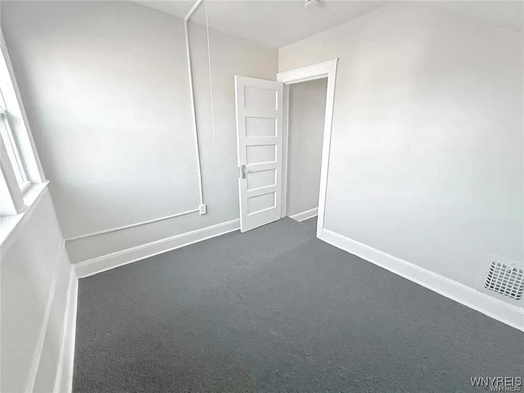 527 24th Street 533, Niagara Falls, New York 14301, Niagara Falls, New York 14301, 2 Bedrooms Bedrooms, 5 Rooms Rooms,1 BathroomBathrooms,Residential Lease,For Rent,527 24th Street 533, Niagara Falls, New York 14301,B1621740