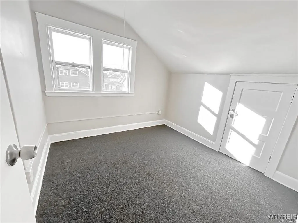 527 24th Street 533, Niagara Falls, New York 14301, Niagara Falls, New York 14301, 2 Bedrooms Bedrooms, 5 Rooms Rooms,1 BathroomBathrooms,Residential Lease,For Rent,527 24th Street 533, Niagara Falls, New York 14301,B1621740
