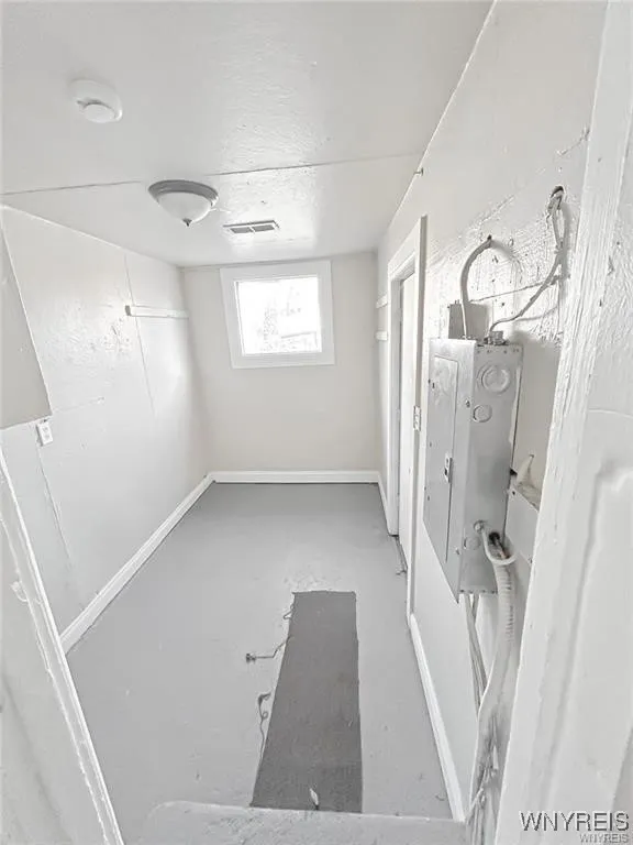 527 24th Street 529, Niagara Falls, New York 14301, Niagara Falls, New York 14301, 4 Bedrooms Bedrooms, 7 Rooms Rooms,1 BathroomBathrooms,Residential Lease,For Rent,527 24th Street 529, Niagara Falls, New York 14301,B1621741