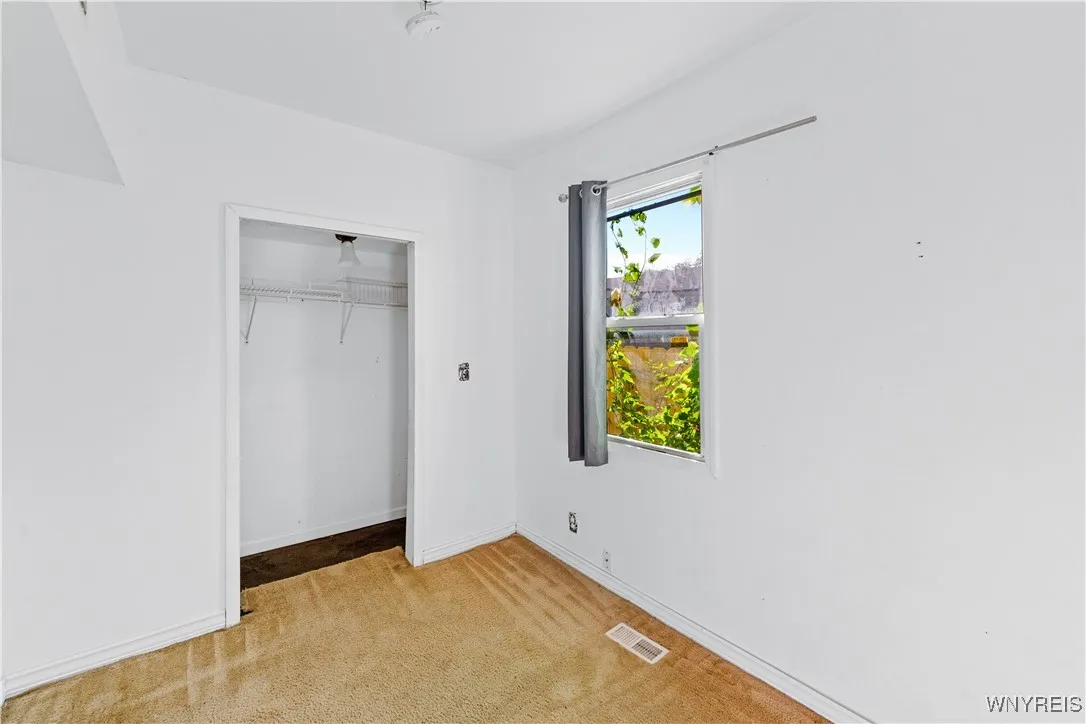 2275 Broadway Street, Cheektowaga, New York 14212, Cheektowaga, New York 14212, 3 Bedrooms Bedrooms, 5 Rooms Rooms,1 BathroomBathrooms,Residential,For Sale,2275 Broadway Street, Cheektowaga, New York 14212,B1621615