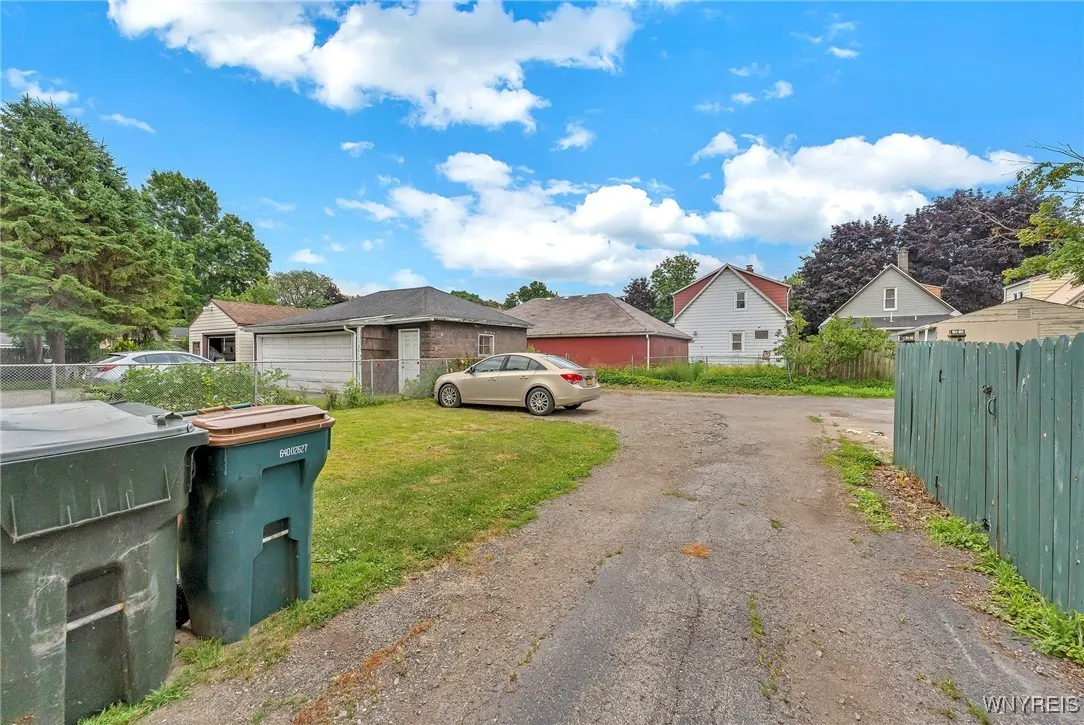 11 7th Avenue, North Tonawanda, New York 14120, North Tonawanda, New York 14120, 4 Bedrooms Bedrooms, ,2 BathroomsBathrooms,Residential,For Sale,11 7th Avenue, North Tonawanda, New York 14120,B1621795