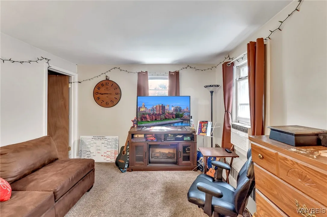 11 7th Avenue, North Tonawanda, New York 14120, North Tonawanda, New York 14120, 4 Bedrooms Bedrooms, ,2 BathroomsBathrooms,Residential,For Sale,11 7th Avenue, North Tonawanda, New York 14120,B1621795