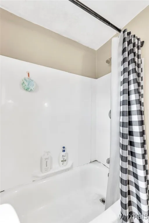 11 7th Avenue, North Tonawanda, New York 14120, North Tonawanda, New York 14120, 4 Bedrooms Bedrooms, ,2 BathroomsBathrooms,Residential,For Sale,11 7th Avenue, North Tonawanda, New York 14120,B1621795