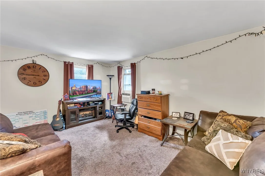11 7th Avenue, North Tonawanda, New York 14120, North Tonawanda, New York 14120, 4 Bedrooms Bedrooms, ,2 BathroomsBathrooms,Residential,For Sale,11 7th Avenue, North Tonawanda, New York 14120,B1621795