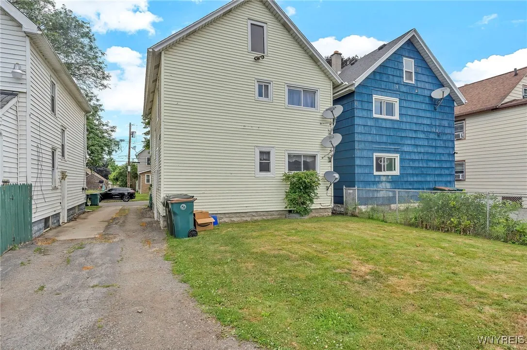 11 7th Avenue, North Tonawanda, New York 14120, North Tonawanda, New York 14120, 4 Bedrooms Bedrooms, ,2 BathroomsBathrooms,Residential,For Sale,11 7th Avenue, North Tonawanda, New York 14120,B1621795