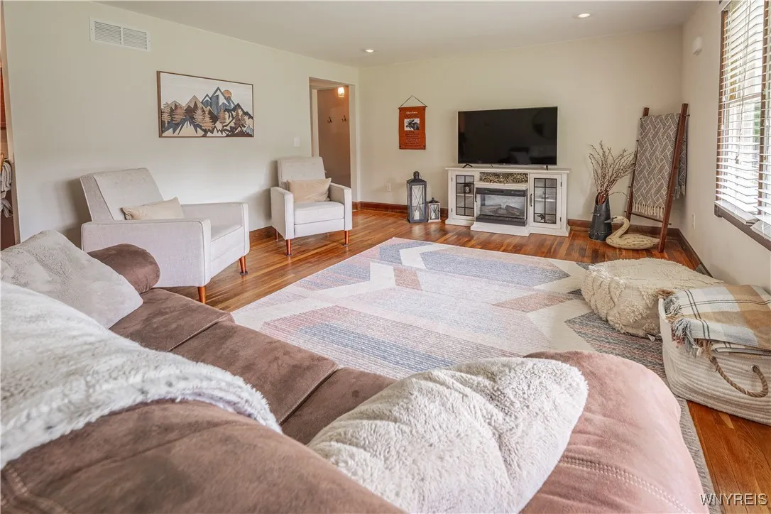 283 Erin Road, Ridgeway, New York 14103, Ridgeway, New York 14103, 3 Bedrooms Bedrooms, 6 Rooms Rooms,1 BathroomBathrooms,Residential,For Sale,283 Erin Road, Ridgeway, New York 14103,B1621587