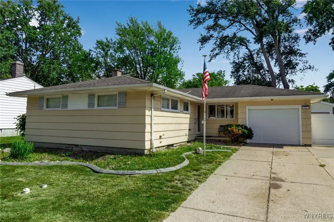 65 Sweet Briar Road, Tonawanda, New York 14150, Tonawanda, New York 14150, 3 Bedrooms Bedrooms, 9 Rooms Rooms,2 BathroomsBathrooms,Residential,For Sale,65 Sweet Briar Road, Tonawanda, New York 14150,B1621541
