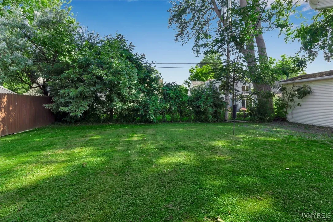 65 Sweet Briar Road, Tonawanda, New York 14150, Tonawanda, New York 14150, 3 Bedrooms Bedrooms, 9 Rooms Rooms,2 BathroomsBathrooms,Residential,For Sale,65 Sweet Briar Road, Tonawanda, New York 14150,B1621541