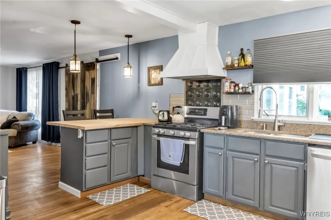 65 Sweet Briar Road, Tonawanda, New York 14150, Tonawanda, New York 14150, 3 Bedrooms Bedrooms, 9 Rooms Rooms,2 BathroomsBathrooms,Residential,For Sale,65 Sweet Briar Road, Tonawanda, New York 14150,B1621541