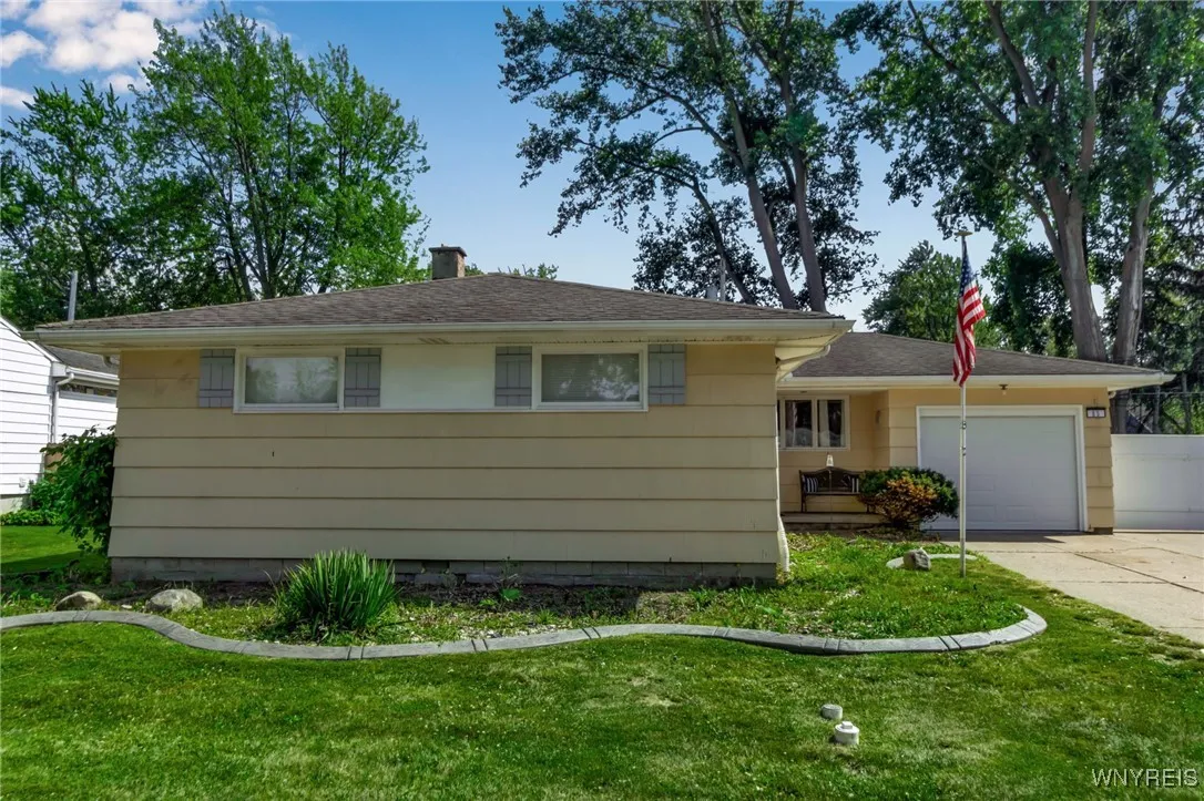 65 Sweet Briar Road, Tonawanda, New York 14150, Tonawanda, New York 14150, 3 Bedrooms Bedrooms, 9 Rooms Rooms,2 BathroomsBathrooms,Residential,For Sale,65 Sweet Briar Road, Tonawanda, New York 14150,B1621541