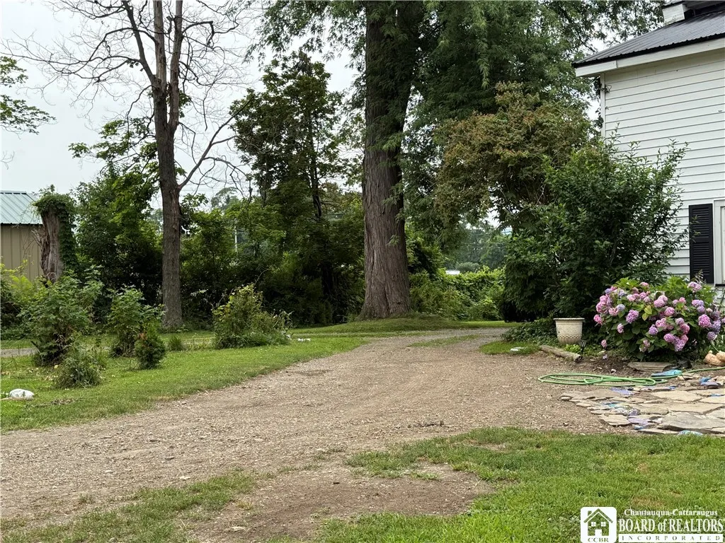 193 N. Portage, Westfield, New York 14787, Westfield, New York 14787, 4 Bedrooms Bedrooms, 11 Rooms Rooms,1 BathroomBathrooms,Residential,For Sale,193 N. Portage, Westfield, New York 14787,R1621601