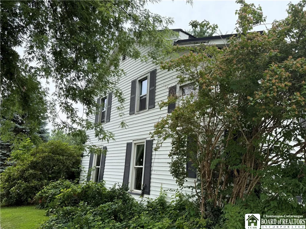 193 N. Portage, Westfield, New York 14787, Westfield, New York 14787, 4 Bedrooms Bedrooms, 11 Rooms Rooms,1 BathroomBathrooms,Residential,For Sale,193 N. Portage, Westfield, New York 14787,R1621601