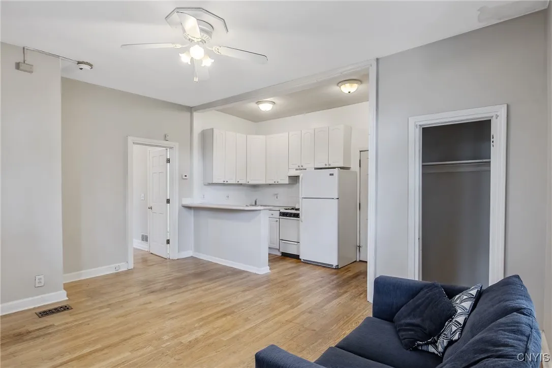 101 Comstock Avenue, Syracuse, New York 13210, Syracuse, New York 13210, 8 Bedrooms Bedrooms, ,Multi Family,For Sale,101 Comstock Avenue, Syracuse, New York 13210,S1618236