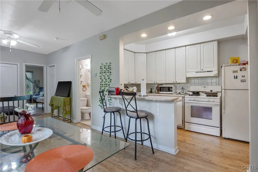 101 Comstock Avenue, Syracuse, New York 13210, Syracuse, New York 13210, 8 Bedrooms Bedrooms, ,Multi Family,For Sale,101 Comstock Avenue, Syracuse, New York 13210,S1618236