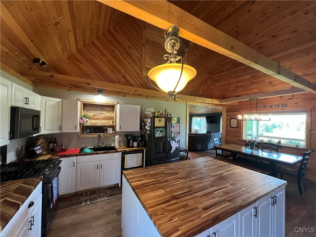 49 Cat, Redfield, New York 13437, Redfield, New York 13493, 4 Bedrooms Bedrooms, 10 Rooms Rooms,3 BathroomsBathrooms,Residential,For Sale,49 Cat, Redfield, New York 13437,S1621756