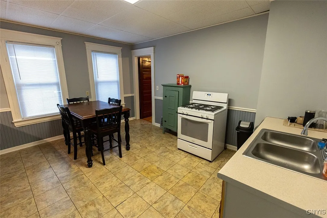 2228 - 30 Grant Boulevard 30, Syracuse, New York 1, Syracuse, New York 13208, 6 Bedrooms Bedrooms, ,2 BathroomsBathrooms,Residential,For Sale,2228 - 30 Grant Boulevard 30, Syracuse, New York 1,S1621998