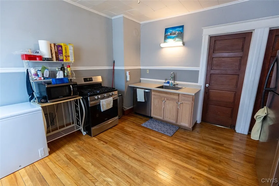 2228 - 30 Grant Boulevard 30, Syracuse, New York 1, Syracuse, New York 13208, 6 Bedrooms Bedrooms, ,2 BathroomsBathrooms,Residential,For Sale,2228 - 30 Grant Boulevard 30, Syracuse, New York 1,S1621998