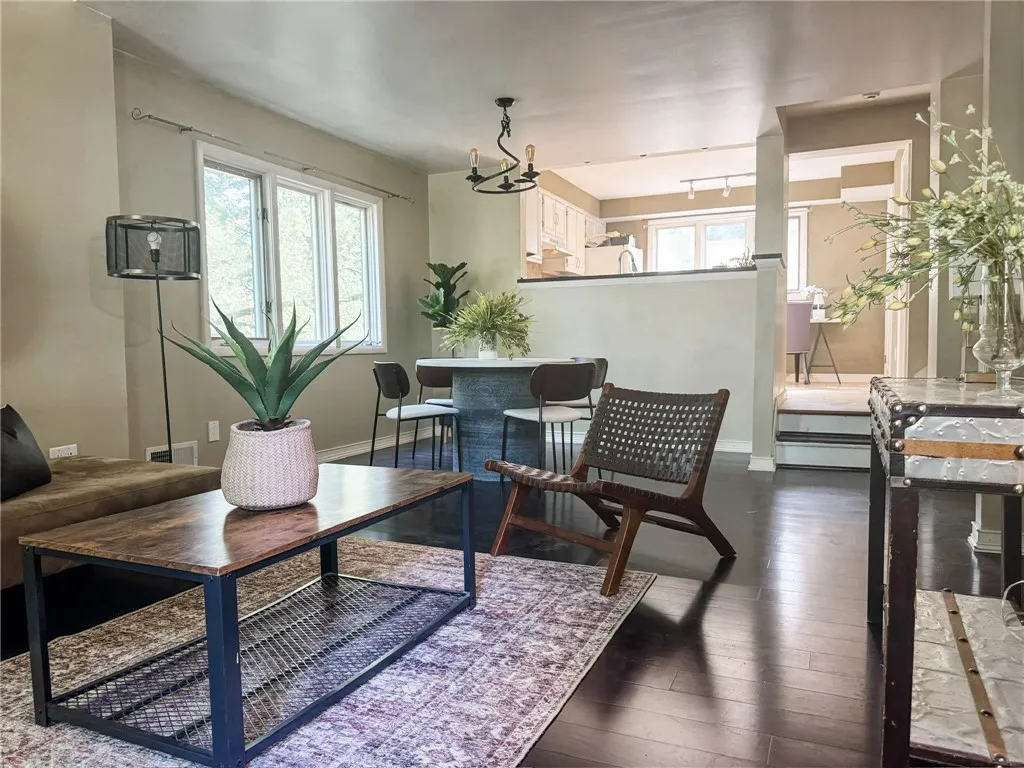 124 Adams Street, Rochester, New York 14608, Rochester, New York 14608, 3 Bedrooms Bedrooms, 5 Rooms Rooms,1 BathroomBathrooms,Residential,For Sale,124 Adams Street, Rochester, New York 14608,R1620107