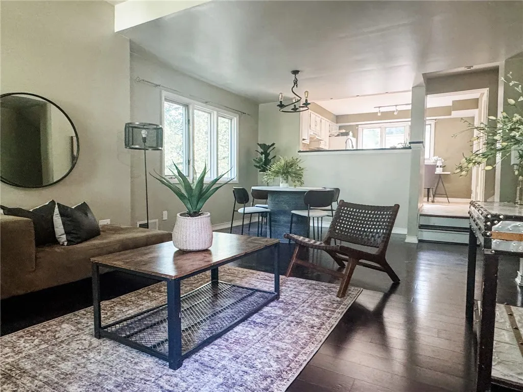 124 Adams Street, Rochester, New York 14608, Rochester, New York 14608, 3 Bedrooms Bedrooms, 5 Rooms Rooms,1 BathroomBathrooms,Residential,For Sale,124 Adams Street, Rochester, New York 14608,R1620107