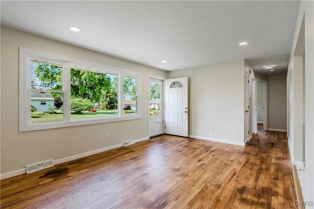 222 Wilber Street, Utica, New York 13502, Utica, New York 13502, 3 Bedrooms Bedrooms, 6 Rooms Rooms,1 BathroomBathrooms,Residential Lease,For Rent,222 Wilber Street, Utica, New York 13502,S1621987