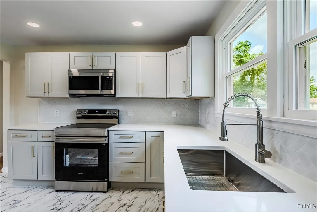 222 Wilber Street, Utica, New York 13502, Utica, New York 13502, 3 Bedrooms Bedrooms, 6 Rooms Rooms,1 BathroomBathrooms,Residential Lease,For Rent,222 Wilber Street, Utica, New York 13502,S1621987