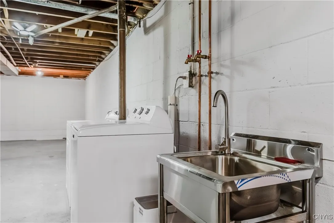 222 Wilber Street, Utica, New York 13502, Utica, New York 13502, 3 Bedrooms Bedrooms, 6 Rooms Rooms,1 BathroomBathrooms,Residential Lease,For Rent,222 Wilber Street, Utica, New York 13502,S1621987