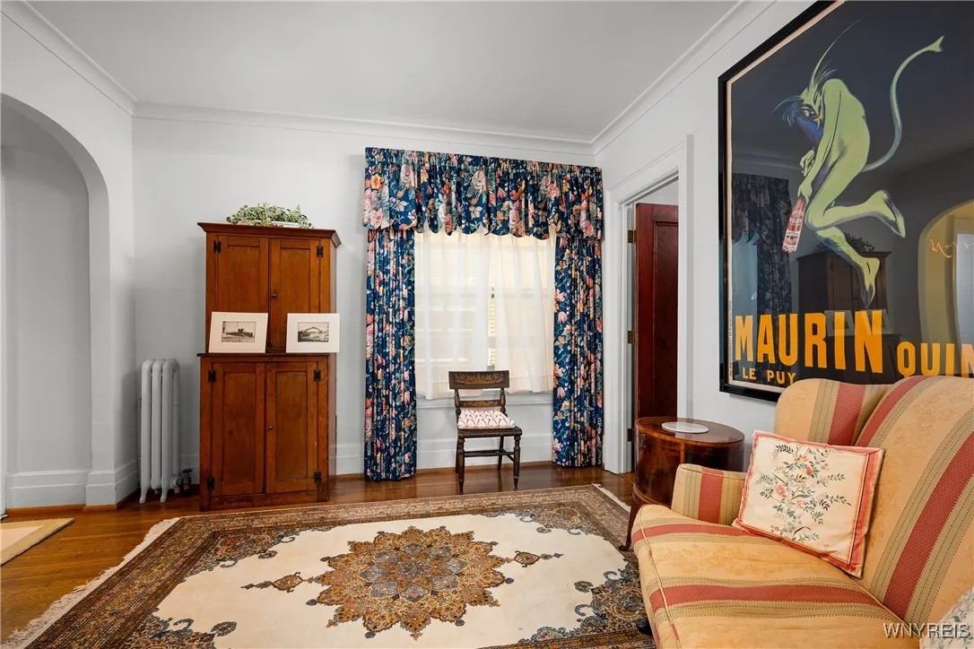 107 Oakland Place 1, Buffalo, New York 14222, Buffalo, New York 14222, 2 Bedrooms Bedrooms, 9 Rooms Rooms,2 BathroomsBathrooms,Residential,For Sale,107 Oakland Place 1, Buffalo, New York 14222,B1619249