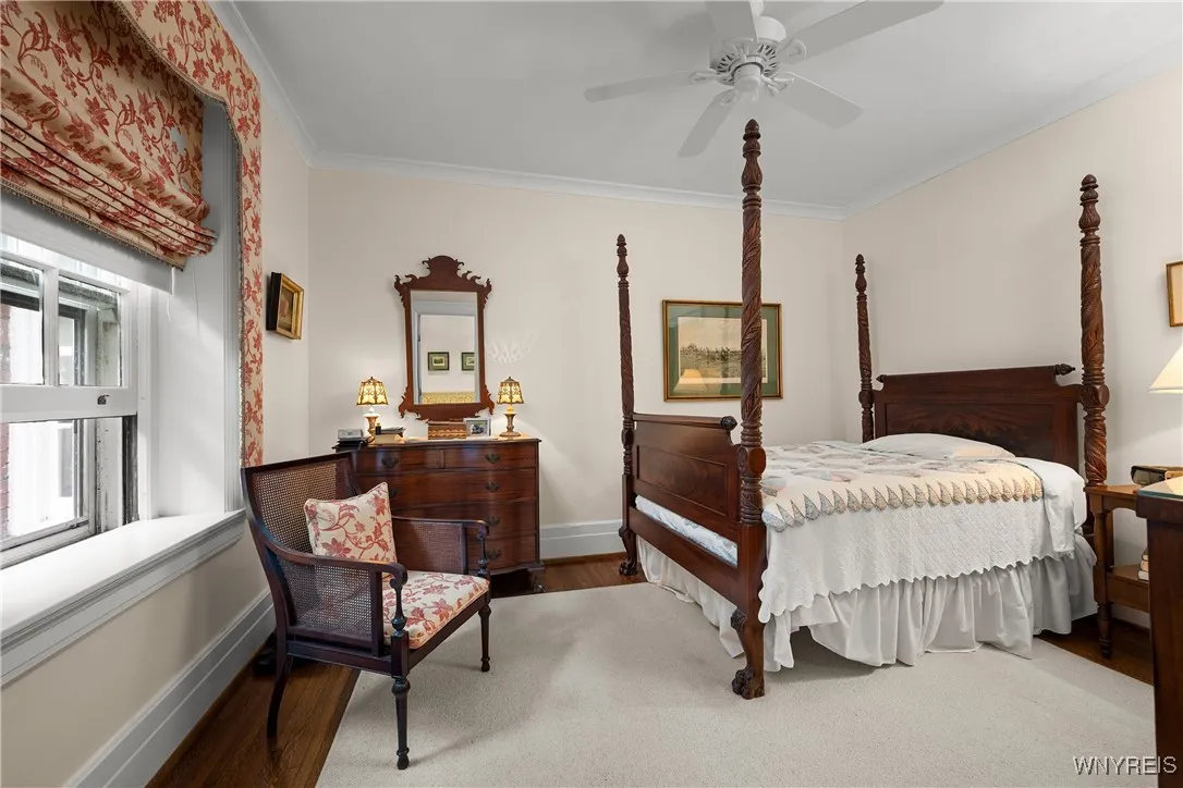 107 Oakland Place 1, Buffalo, New York 14222, Buffalo, New York 14222, 2 Bedrooms Bedrooms, 9 Rooms Rooms,2 BathroomsBathrooms,Residential,For Sale,107 Oakland Place 1, Buffalo, New York 14222,B1619249