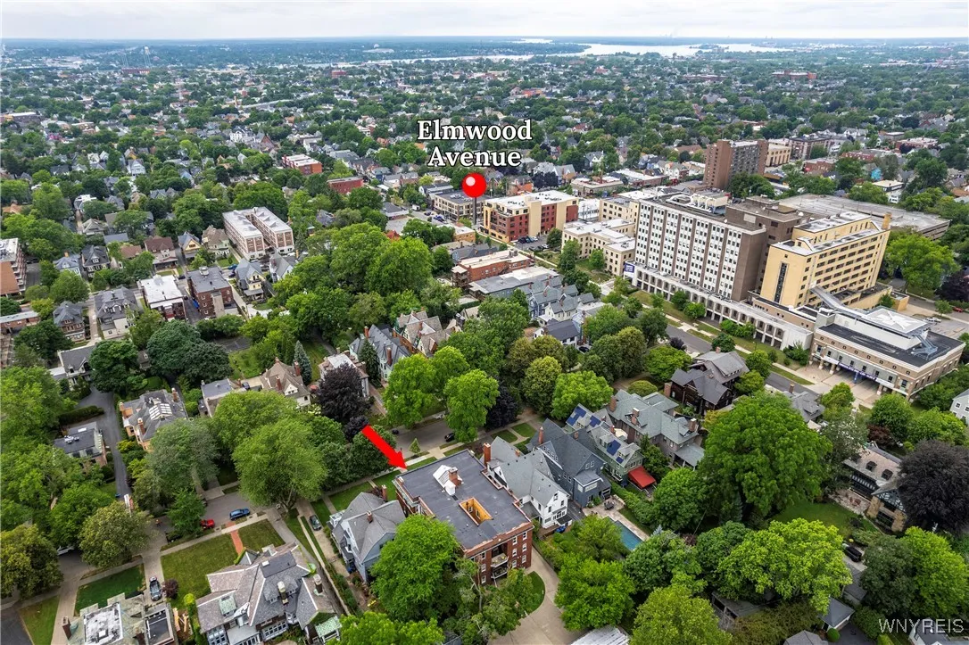 107 Oakland Place 1, Buffalo, New York 14222, Buffalo, New York 14222, 2 Bedrooms Bedrooms, 9 Rooms Rooms,2 BathroomsBathrooms,Residential,For Sale,107 Oakland Place 1, Buffalo, New York 14222,B1619249