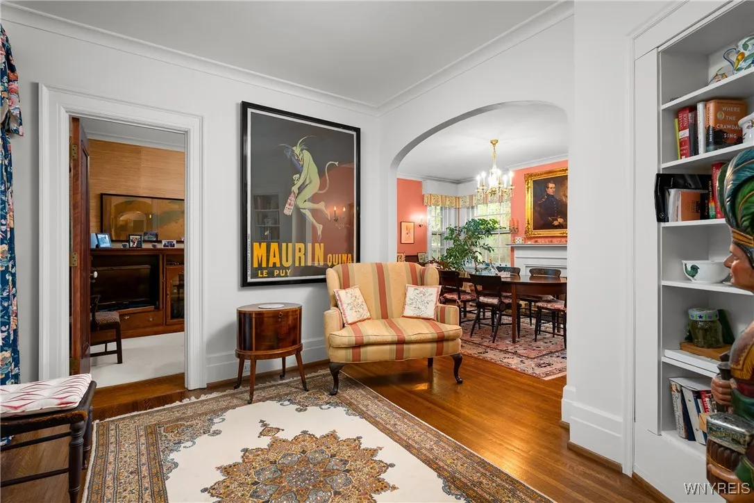 107 Oakland Place 1, Buffalo, New York 14222, Buffalo, New York 14222, 2 Bedrooms Bedrooms, 9 Rooms Rooms,2 BathroomsBathrooms,Residential,For Sale,107 Oakland Place 1, Buffalo, New York 14222,B1619249