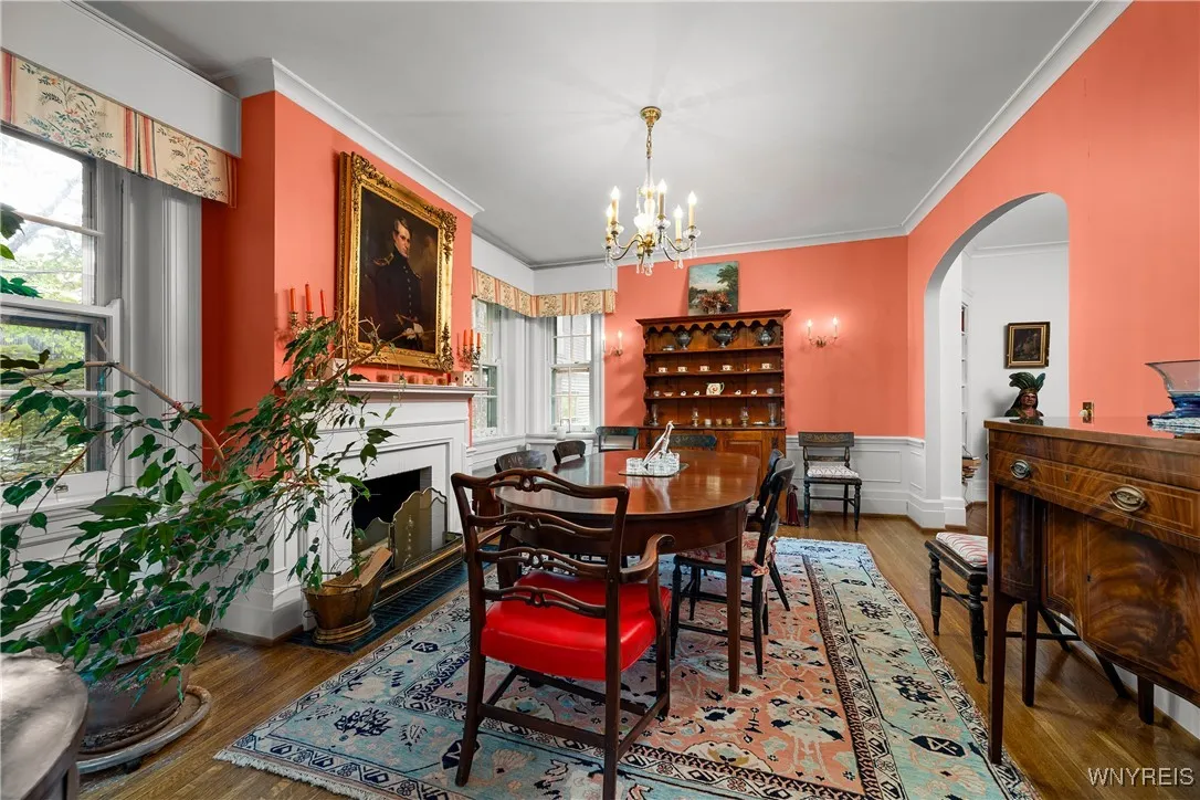 107 Oakland Place 1, Buffalo, New York 14222, Buffalo, New York 14222, 2 Bedrooms Bedrooms, 9 Rooms Rooms,2 BathroomsBathrooms,Residential,For Sale,107 Oakland Place 1, Buffalo, New York 14222,B1619249