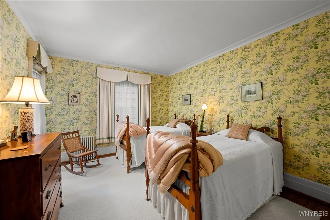 107 Oakland Place 1, Buffalo, New York 14222, Buffalo, New York 14222, 2 Bedrooms Bedrooms, 9 Rooms Rooms,2 BathroomsBathrooms,Residential,For Sale,107 Oakland Place 1, Buffalo, New York 14222,B1619249