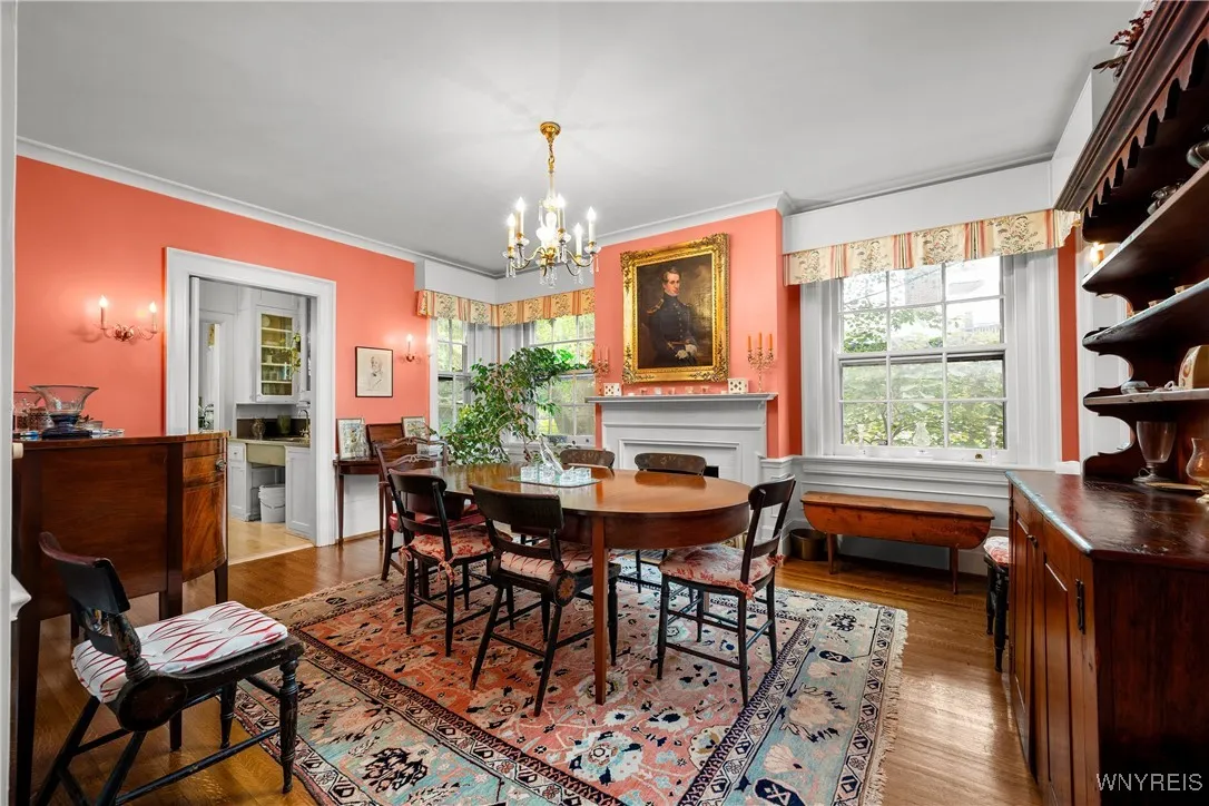 107 Oakland Place 1, Buffalo, New York 14222, Buffalo, New York 14222, 2 Bedrooms Bedrooms, 9 Rooms Rooms,2 BathroomsBathrooms,Residential,For Sale,107 Oakland Place 1, Buffalo, New York 14222,B1619249