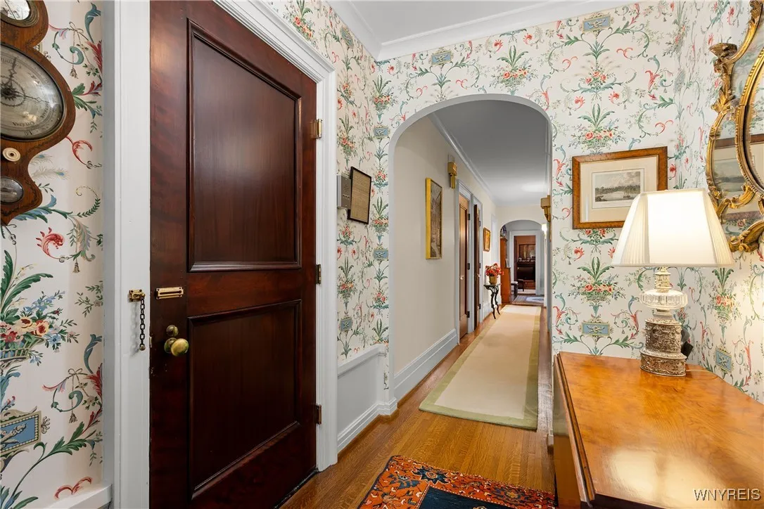 107 Oakland Place 1, Buffalo, New York 14222, Buffalo, New York 14222, 2 Bedrooms Bedrooms, 9 Rooms Rooms,2 BathroomsBathrooms,Residential,For Sale,107 Oakland Place 1, Buffalo, New York 14222,B1619249