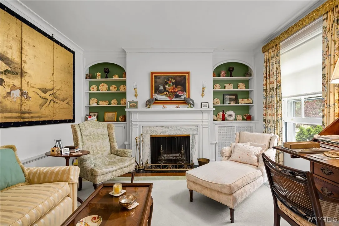 107 Oakland Place 1, Buffalo, New York 14222, Buffalo, New York 14222, 2 Bedrooms Bedrooms, 9 Rooms Rooms,2 BathroomsBathrooms,Residential,For Sale,107 Oakland Place 1, Buffalo, New York 14222,B1619249